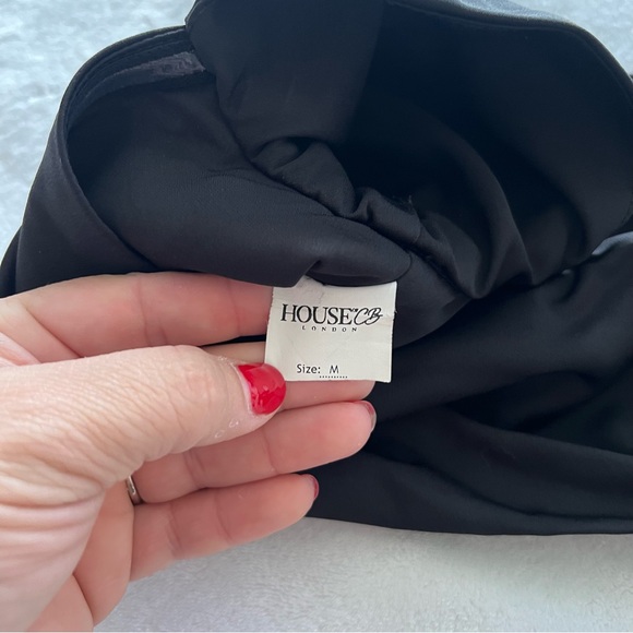 HOUSE OF CB London Black Satin Off Shoulder Twist Crop Top - Picture 5 of 8